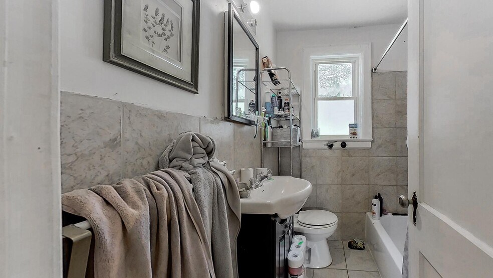 More Photos Of 358 Cartier Av, Sudbury Apartments For Sale