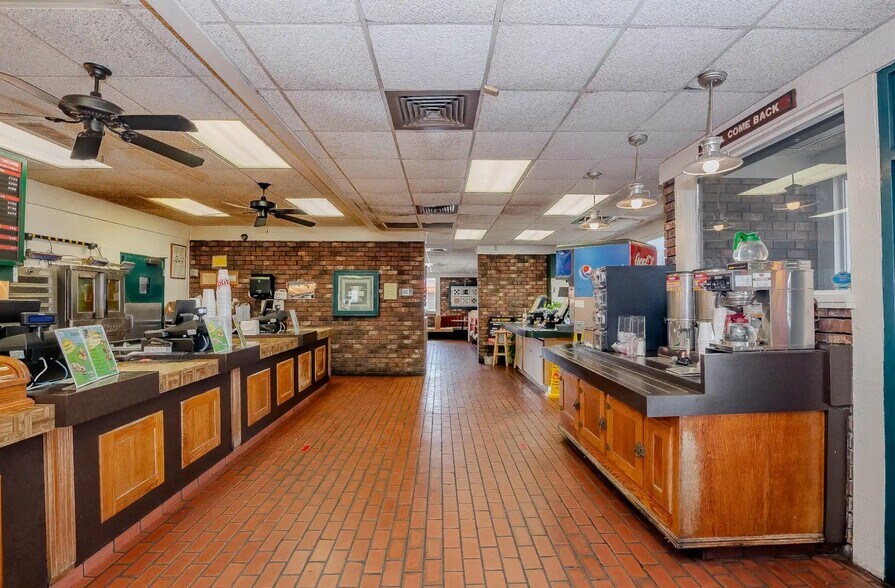 More Photos Of 4201 N Navarro St, Victoria Fast Food For Sale