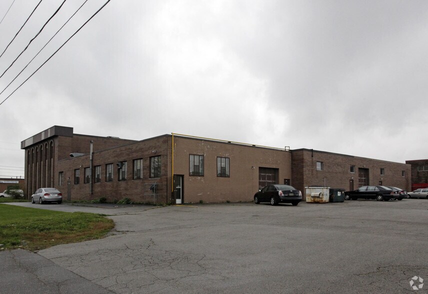 More Photos Of 460 Garyray Dr, Toronto Manufacturing For Lease