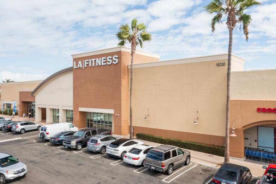 More Photos Of 7201 Yorktown Ave, Huntington Beach Unknown For Lease