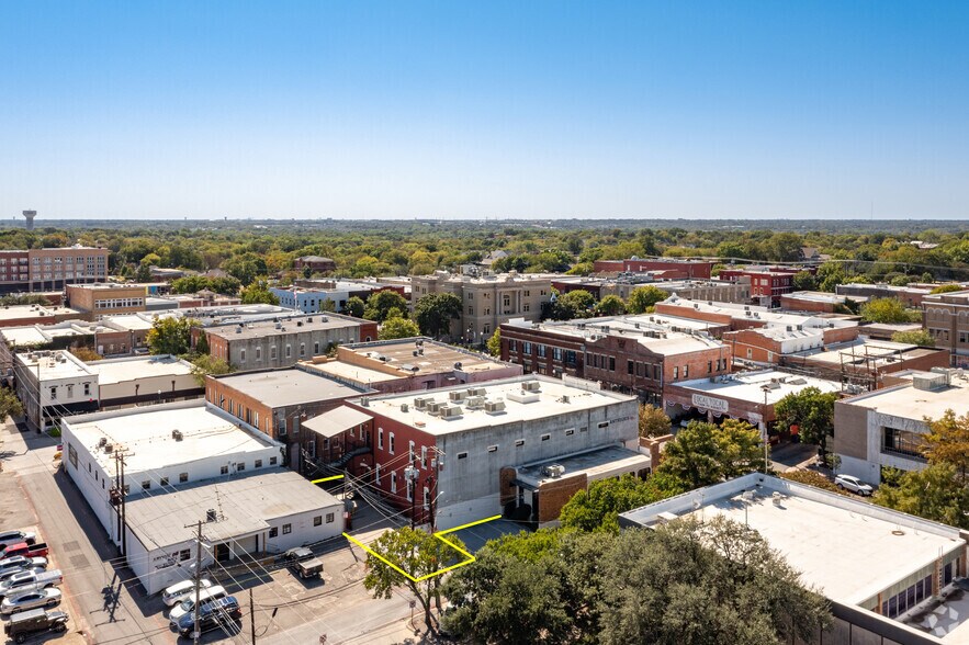 More Photos Of 210 N Tennessee St, McKinney Loft Creative Space For Lease