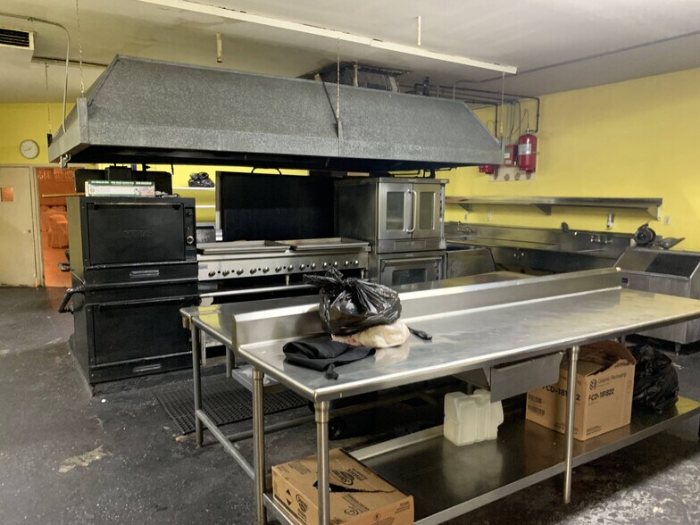 More Photos Of 8229 Van Nuys Blvd, Panorama City Restaurant For Lease