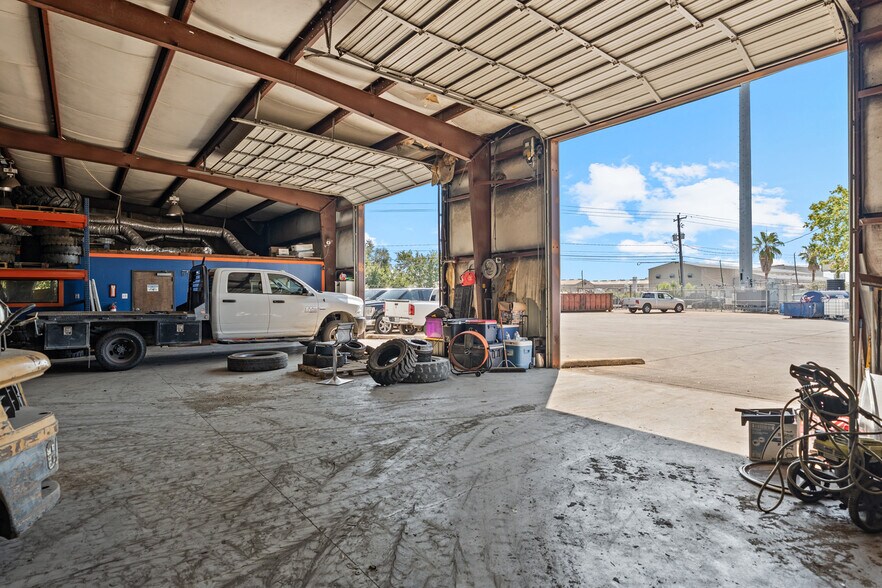 More Photos Of 12112 Almeda Rd, Houston Warehouse For Sale