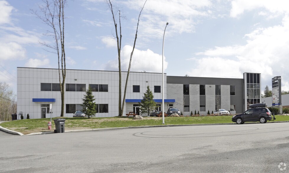 More Photos Of 104 Rue Émilien-Marcoux, Blainville Warehouse For Sale
