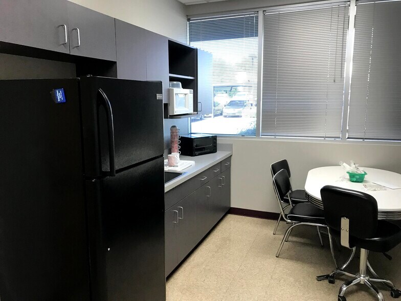 More Photos Of 15288 W Brookside Ln, Surprise Office For Lease