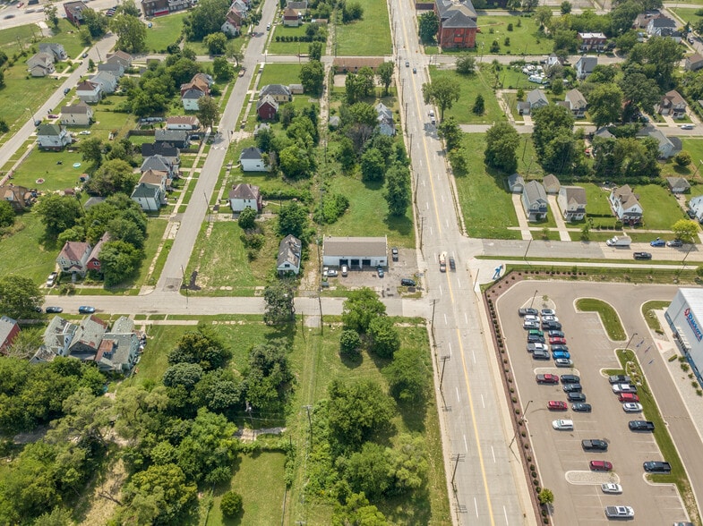 More Photos Of 5788 Van Dyke St, Detroit Auto Repair For Sale