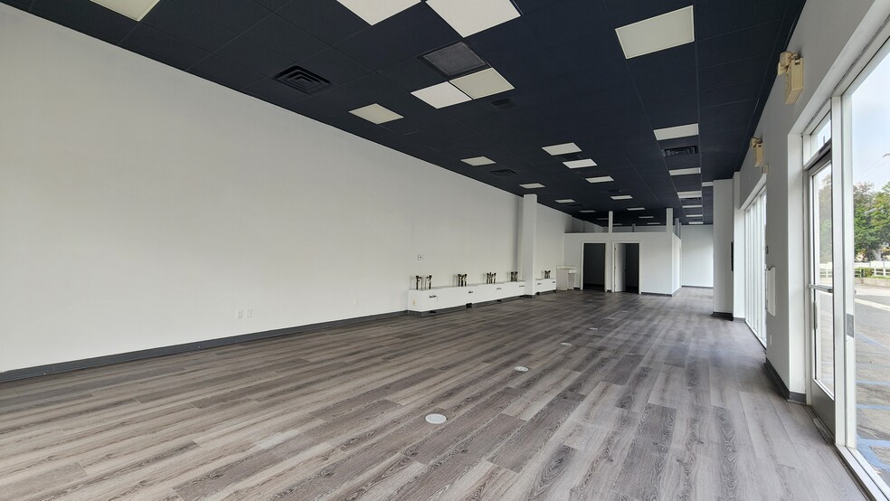 More Photos Of 313 S Central Ave, Glendale Freestanding For Lease