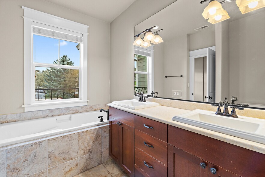 More Photos Of 9414 SE Causey Ave, Happy Valley Apartments For Sale