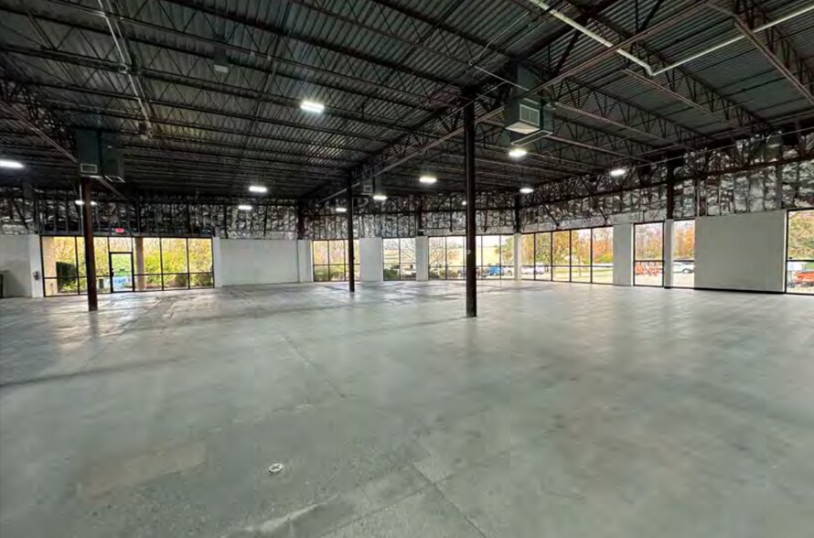 More Photos Of 1320 Kemper Meadow Dr, Cincinnati Unknown For Lease