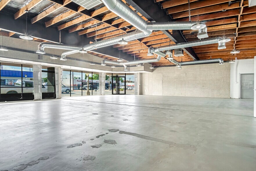 More Photos Of 901 N Maclay Ave, San Fernando Freestanding For Sale