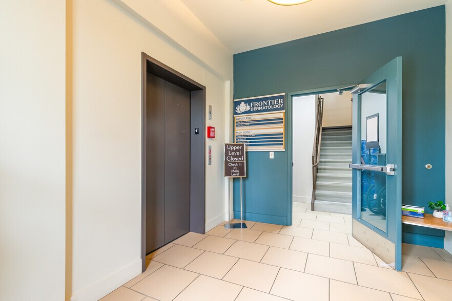 More Photos Of 905 Squalicum Way, Bellingham Flex For Sale