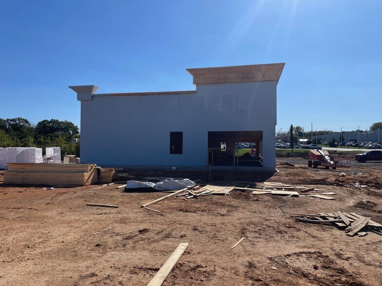 More Photos Of 2585 Old Russellville Pike, Clarksville General Retail For Lease
