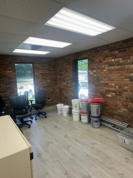 More Photos Of 1021 Tarrant Rd, Greensboro Land For Lease