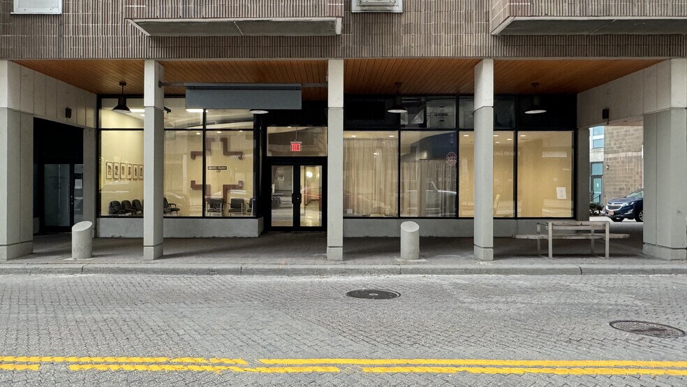 More Photos Of 520 Main St, New York Apartments For Lease