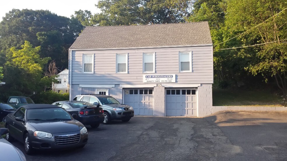 More Photos Of 880-886 New Haven Rd, Naugatuck Auto Repair For Sale