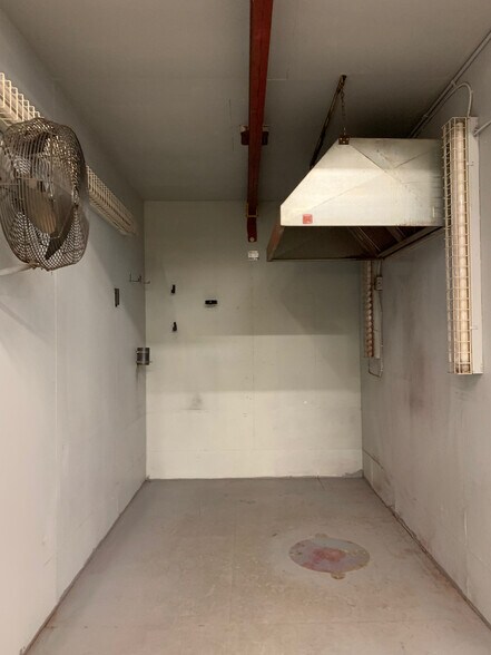 More Photos Of 4713 48th St, Sturgeon County Manufacturing For Sale