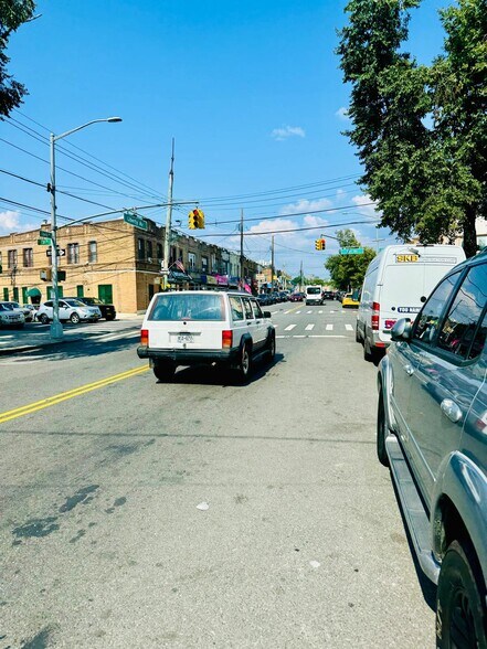 More Photos Of 13016 Liberty Ave, South Richmond Hill Flex For Lease