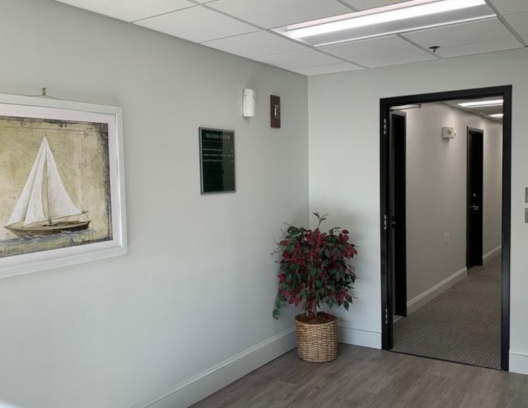 More Photos Of 147 Old Solomons Island Rd, Annapolis Medical For Sale