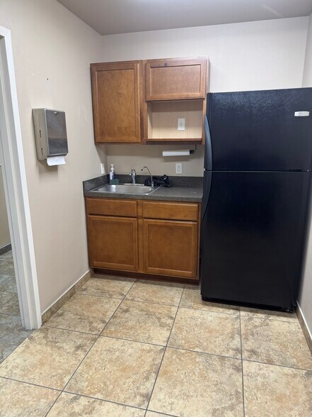 More Photos Of 1227 E Broadway, Oviedo Office For Sale