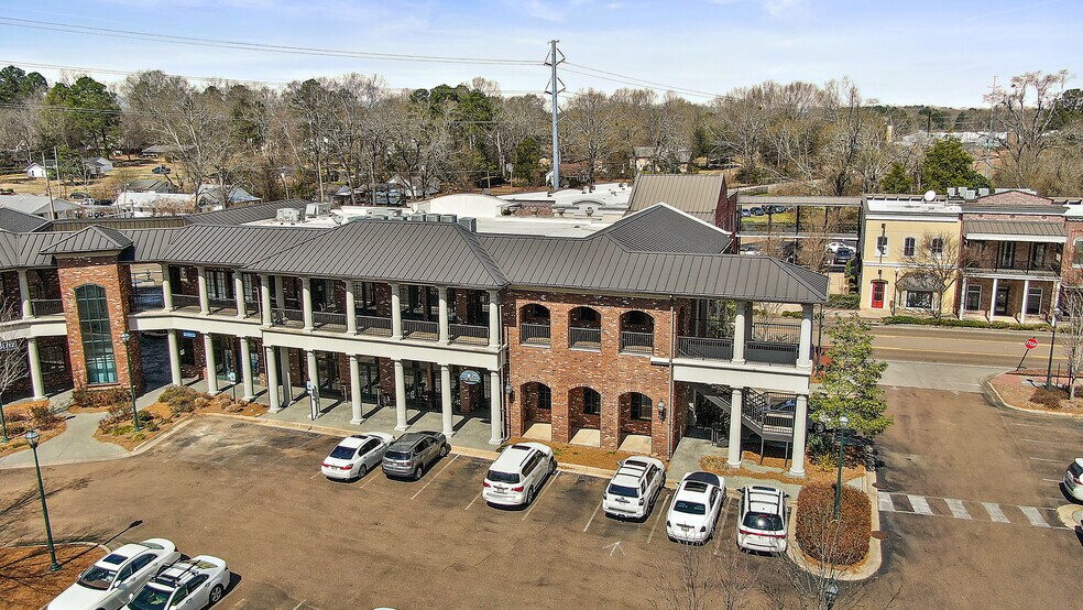More Photos Of 113-115 W Jackson Ave, Ridgeland Unknown For Lease