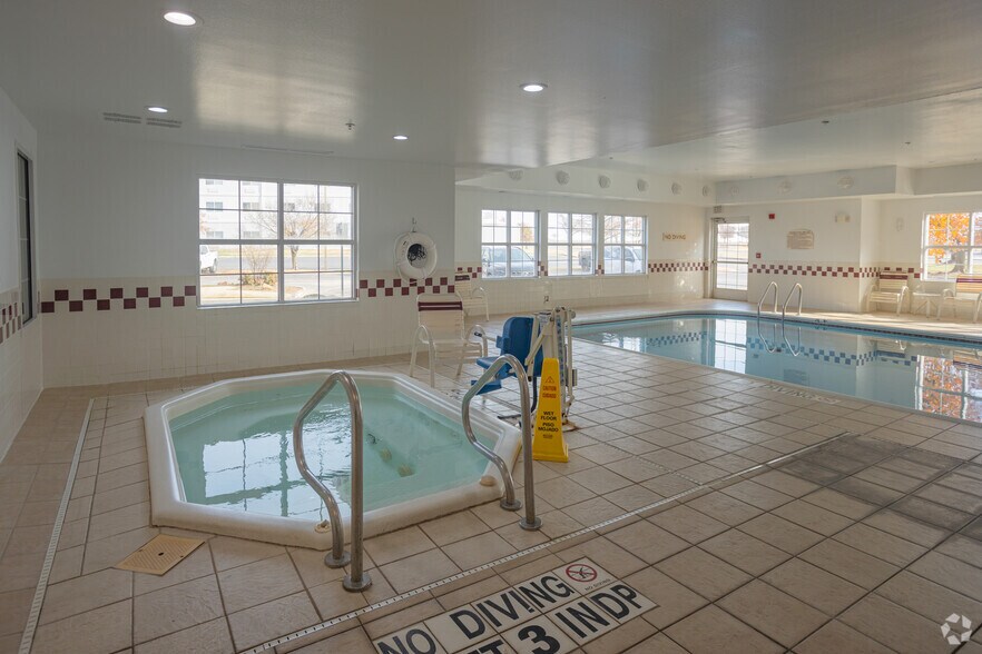 More Photos Of 1111 E I 240 Service Rd, Oklahoma City Hotel For Sale