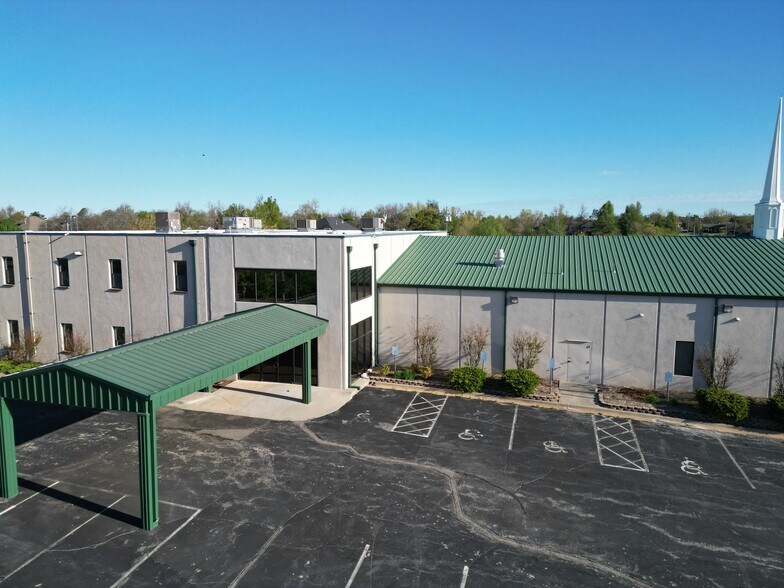 More Photos Of 10901 S Santa Fe Ave, Oklahoma City Religious Facility For Sale