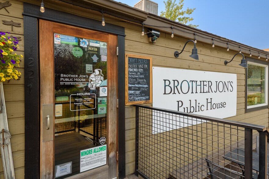 More Photos Of 1227 NW Galveston Ave, Bend Storefront Retail Office For Sale