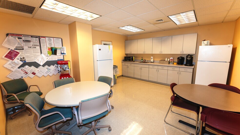 More Photos Of 12751 S Cleveland Ave, Fort Myers Medical For Lease