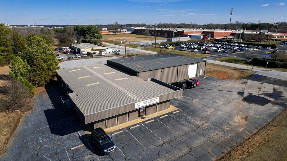 More Photos Of 105 Osage Dr, Greenville Warehouse For Lease