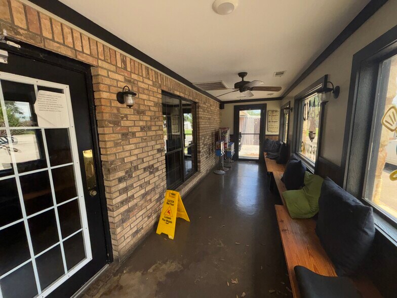 More Photos Of 607 4th St NW, Red Bay General Retail For Sale