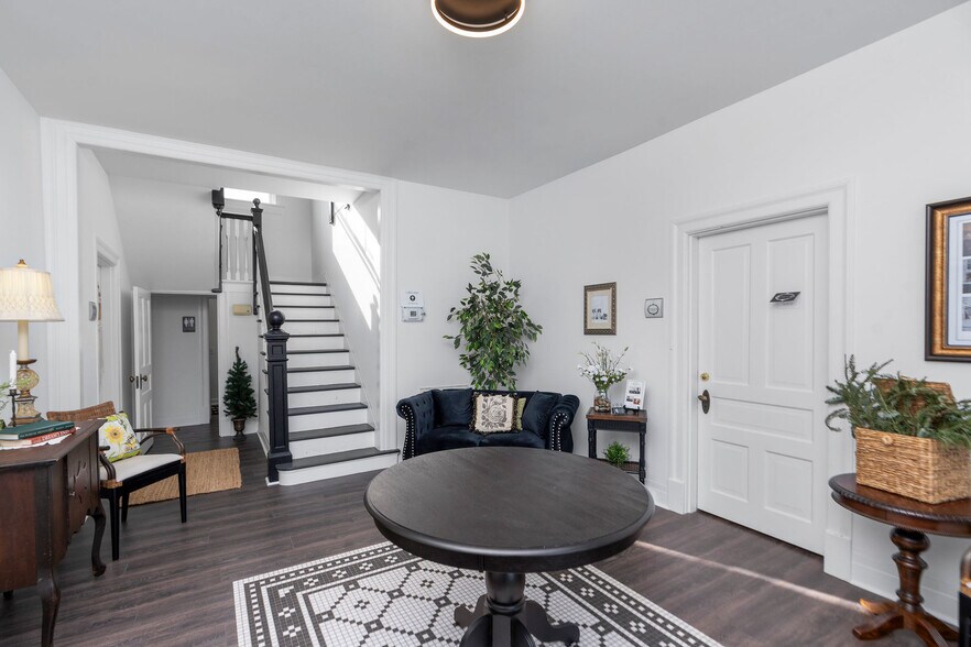 More Photos Of 30 Ladd Rd, Fishersville Office For Sale