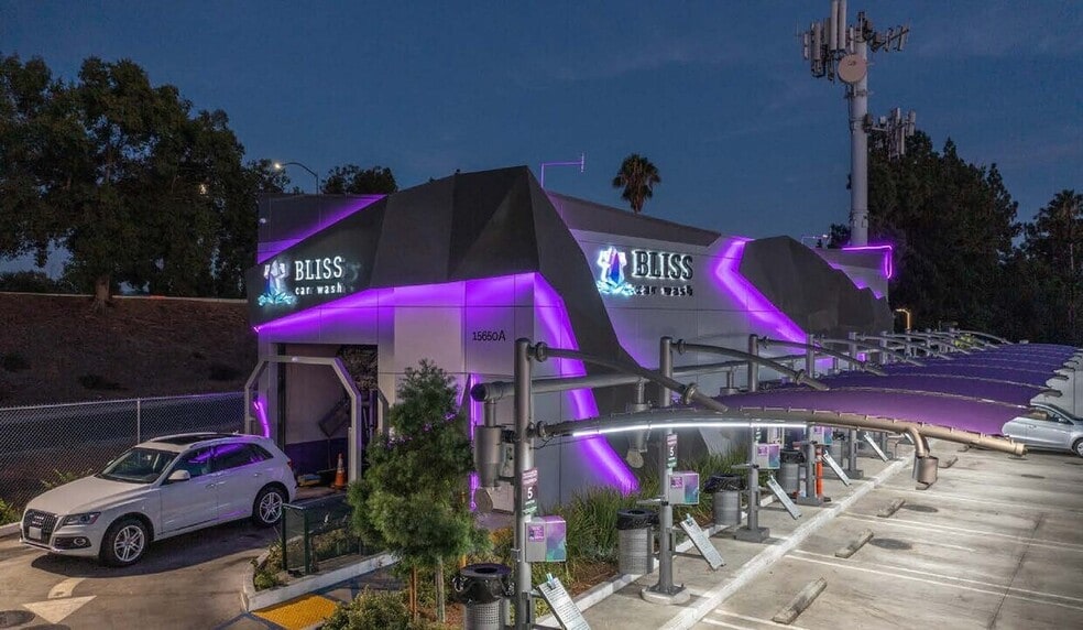 More Photos Of 2131 Rock Springs Dr, Las Vegas Carwash For Sale