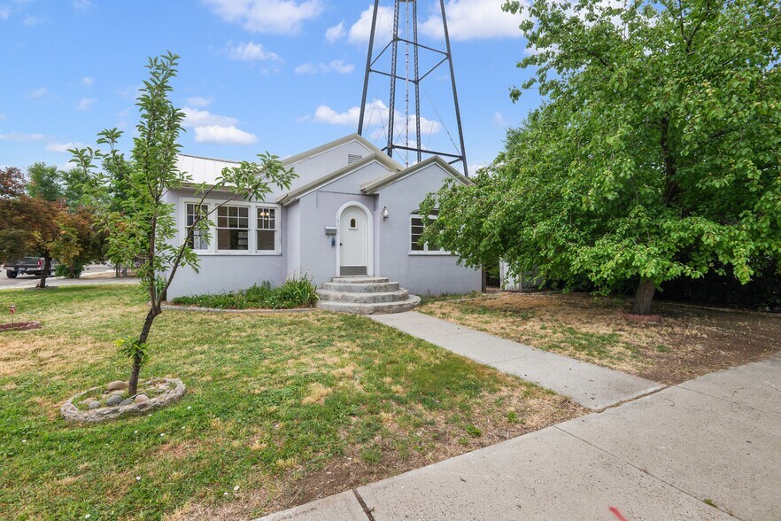 More Photos Of 191 SW 5th Ave, Ontario Specialty For Sale