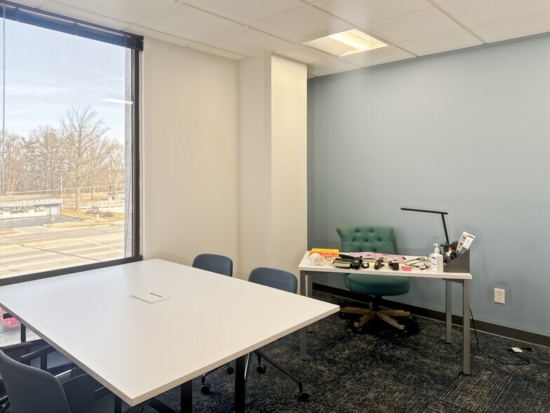 More Photos Of 3901 W 86th St, Indianapolis Coworking Space