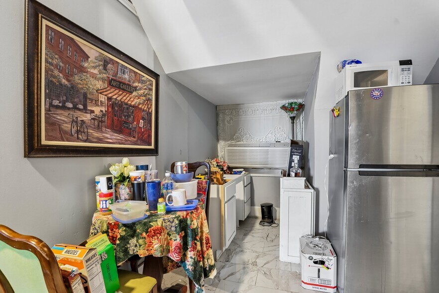 More Photos Of 421 Howard St, San Antonio Hospitality For Sale