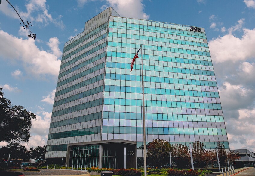 Primary Photo Of 396 W Greens Rd, Houston Office For Sale