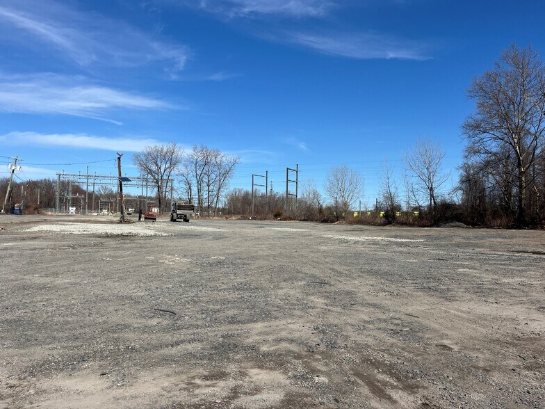 More Photos Of 35 Industrial Dr, Hamilton Land For Lease