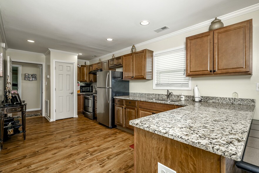 More Photos Of 100 E Fort Macon Rd, Atlantic Beach Restaurant For Sale