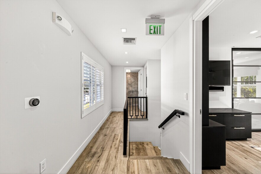 More Photos Of 5801 Biscayne Blvd, Miami Office For Lease