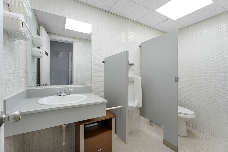 More Photos Of 117 Majorca Ave, Coral Gables Office For Sale