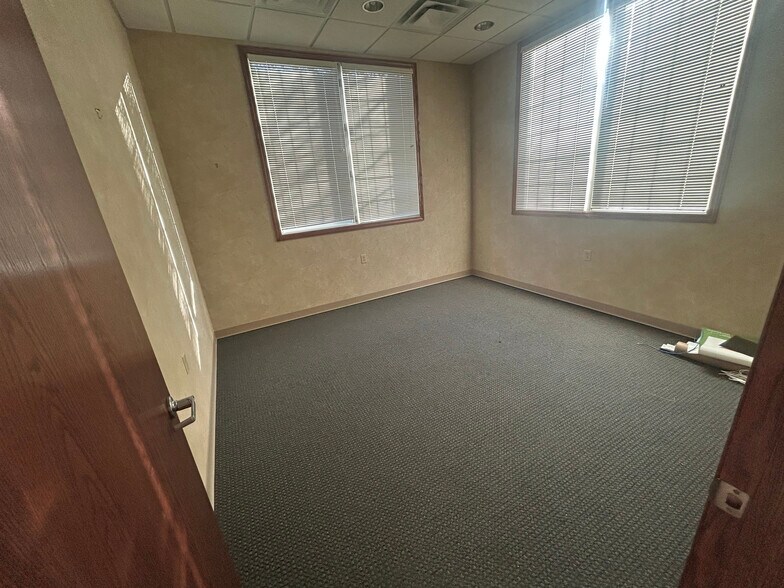 More Photos Of 2630 Rochester Rd, Cranberry Township Freestanding For Lease