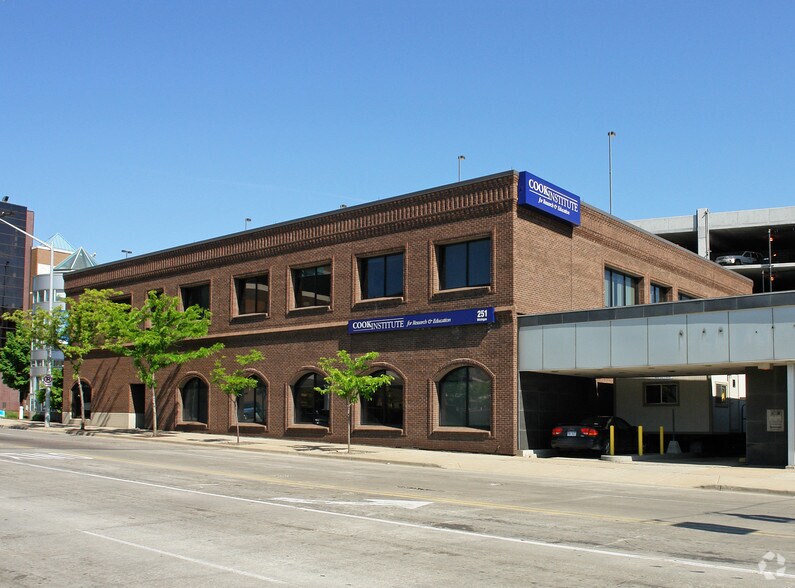 More Photos Of 251 Michigan St NE, Grand Rapids Medical For Lease