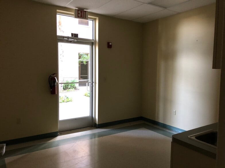 More Photos Of 4101 S Shary Rd, Mission Office For Lease