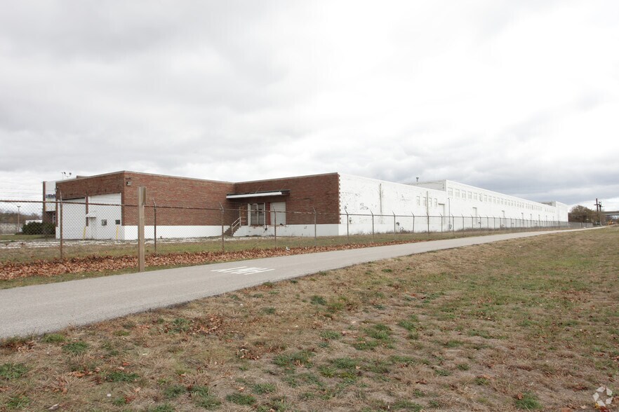 Primary Photo Of 1450 E Laketon Ave, Muskegon Warehouse For Lease