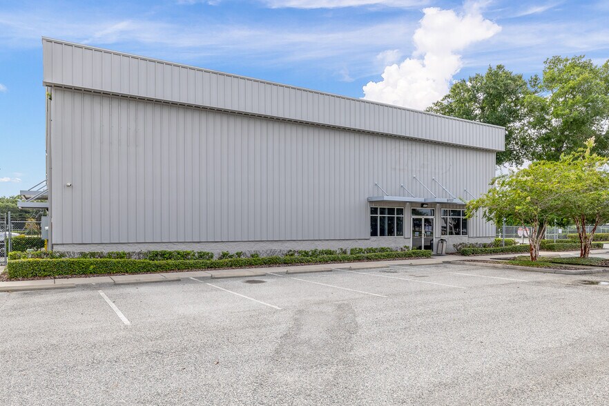 More Photos Of 9707 Bachman Rd, Orlando Warehouse For Lease