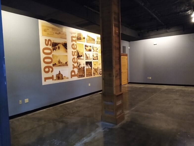 More Photos Of 800 S International Blvd, Hidalgo Freestanding For Lease