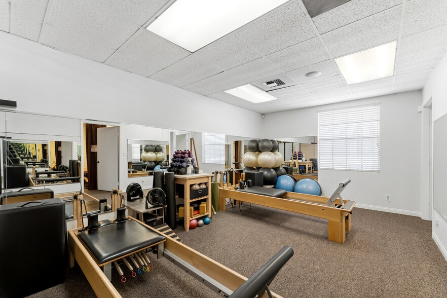 More Photos Of 2900 Bristol St, Costa Mesa Office For Sale