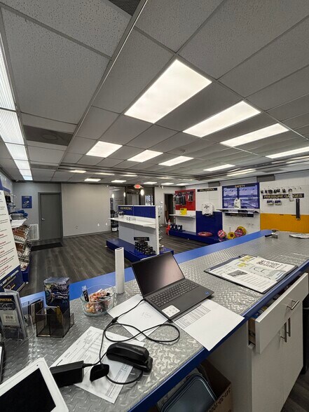 More Photos Of 6450-6464 NW 77th Ct, Miami Industrial For Lease