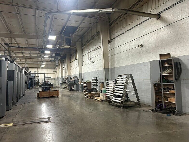 More Photos Of 3340-3350 Main St, Ravenna Light Manufacturing For Sale