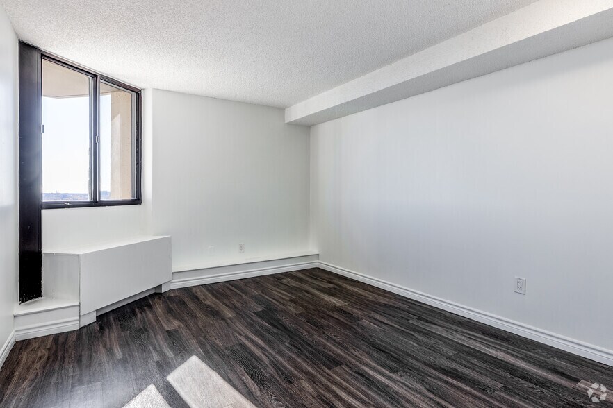 More Photos Of 340 Colborne St, London Apartments For Lease